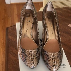Anne Klein dark brown multi pumps size 9.5